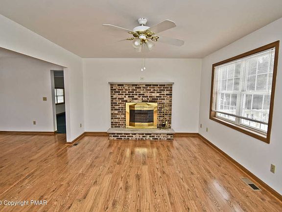 4th image of 122 Tyler Dr