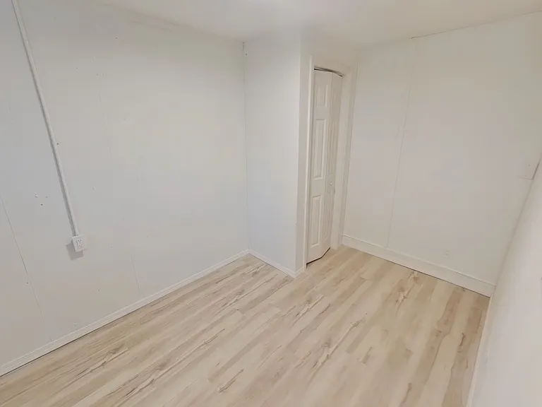 1031 N Edwards Ave — Photo 16
