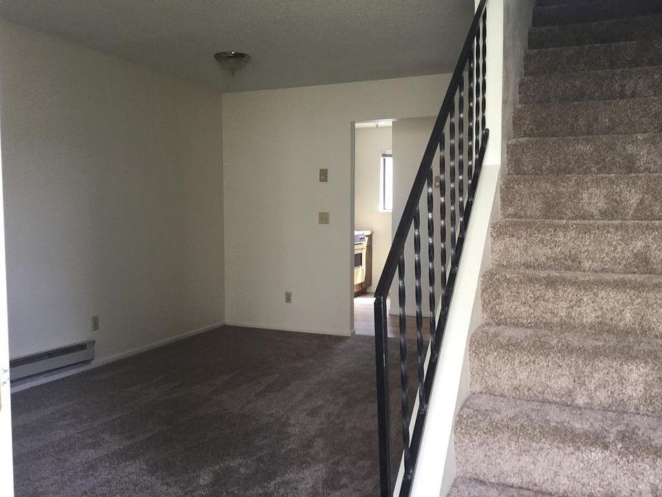 entry/living room