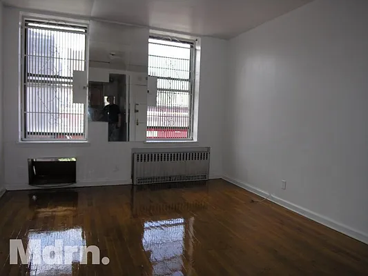 Rented by Mdrn Residential | media 18