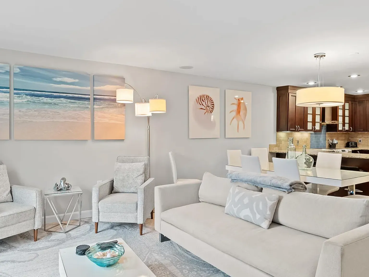 3 bed, 2.5 bath, 1670 sqft, $2,500 — Photo 1
