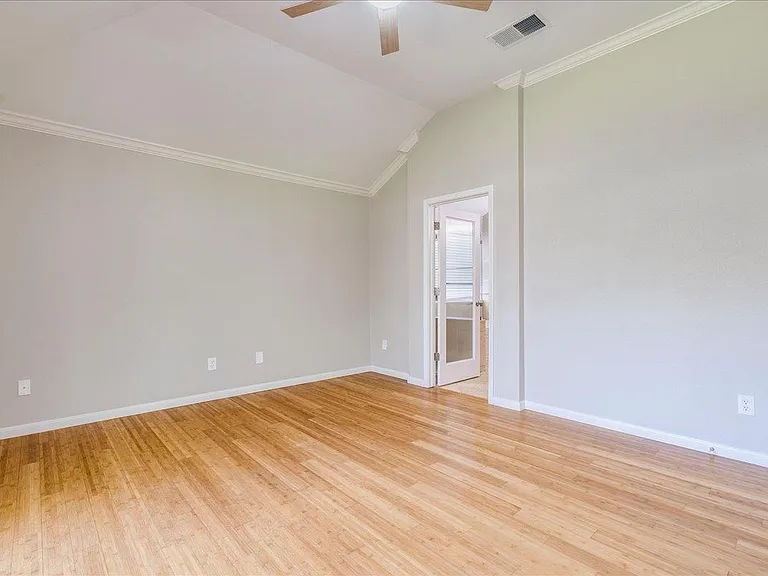 6530 Needham Ln — Photo 14