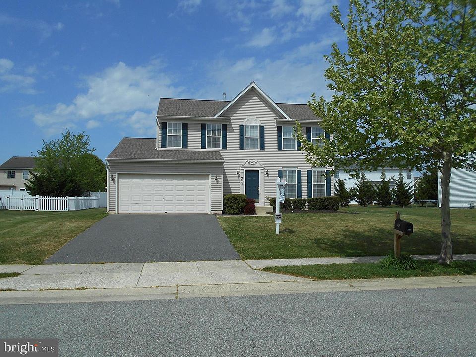 1st image of 405 Osprey Cir