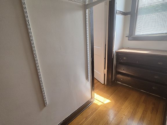 4th image of 7516-24 N Seeley Ave #15980407