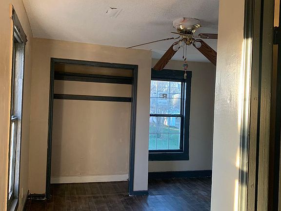 3rd image of 215 N Logan St APT D1