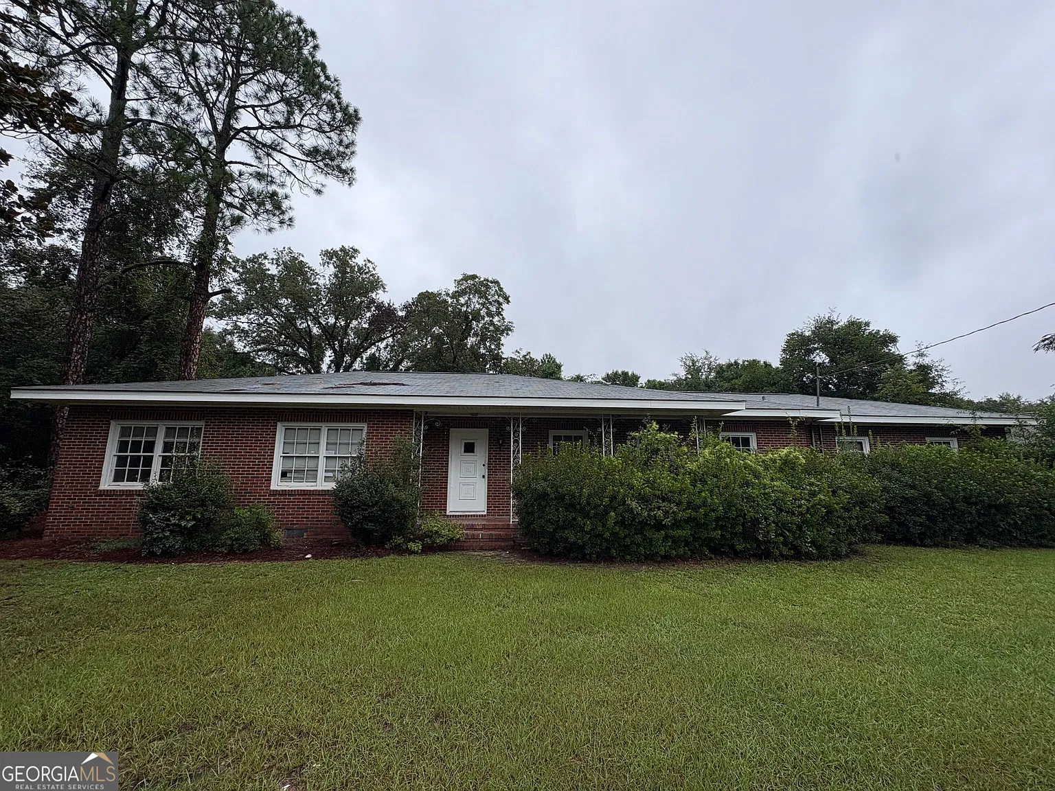 3 bed, 2.0 bath, 1970 sqft, $1,600 — Photo 1