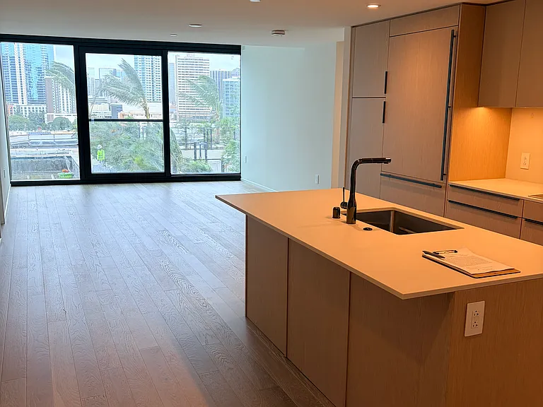 333 Ward Ave #911 — Photo 6