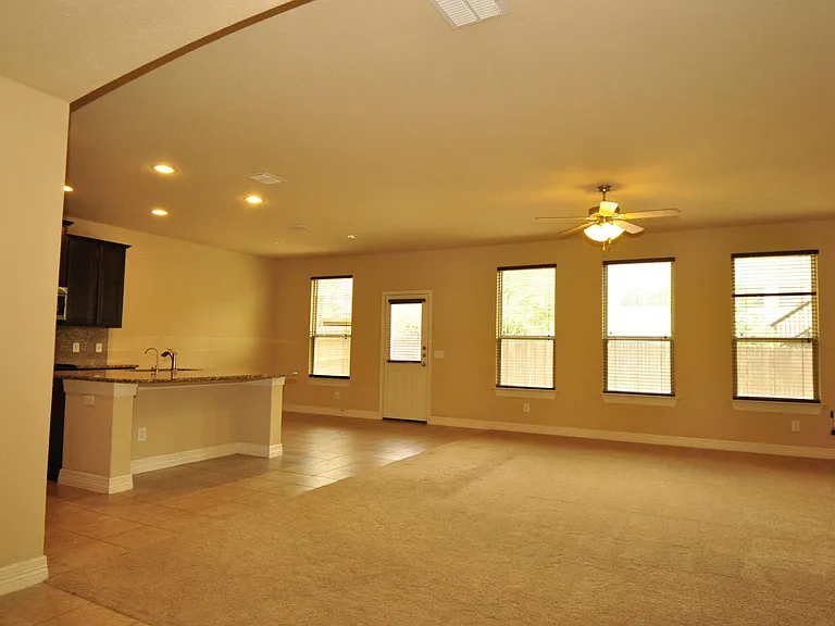 5496 Devonwood St — Photo 14
