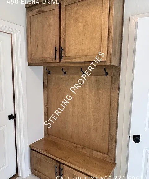 490 Elena Dr — Photo 32