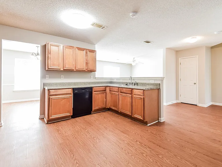 3038 Summer Breeze Dr — Photo 8