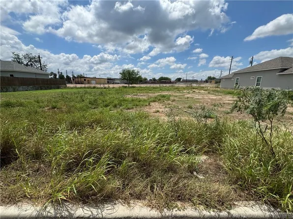 104 Palm Dr, La Joya, TX 78560