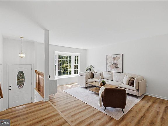 2nd image of 8902 Winding Hollow Way