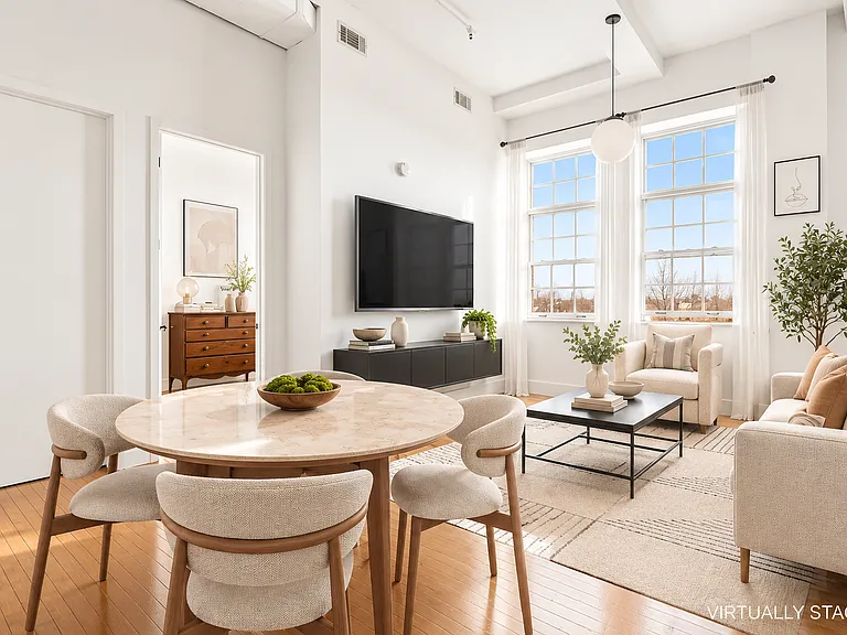 180 Bainbridge St #302 — Photo 1