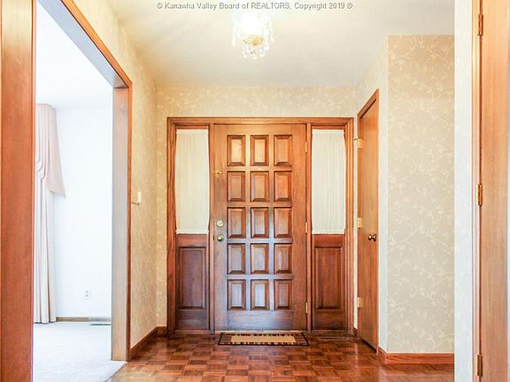 5th image of 1284 Highland Dr