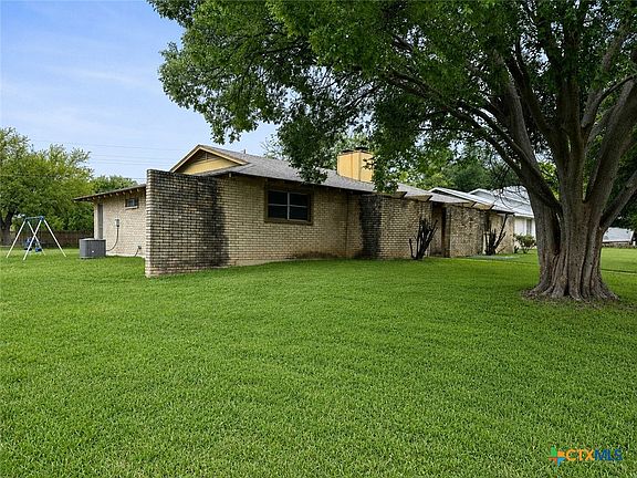 3rd image of 414 Cheyenne Dr