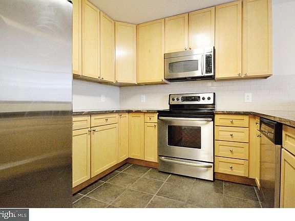 3rd image of 111 S 15th St APT 1512