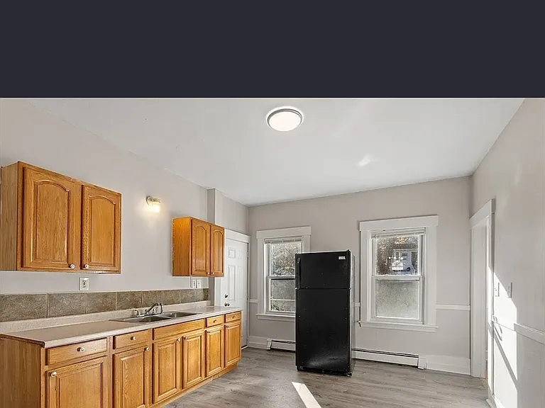 32 Birch St #1 — Photo 4