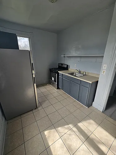 633 Hawthorne Ave Photo 1
