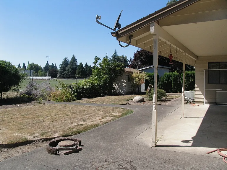 1154 NE Birchaire Ln — Photo 17