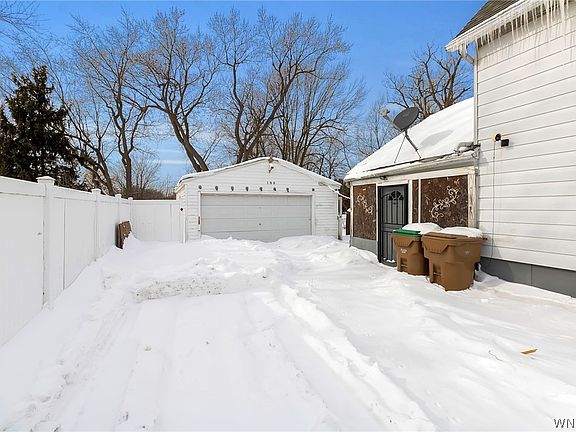 3rd image of 188 Cayuga Rd