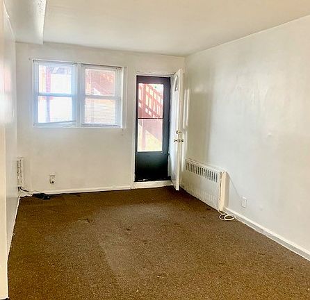 5th image of 1374 E 53rd St #1