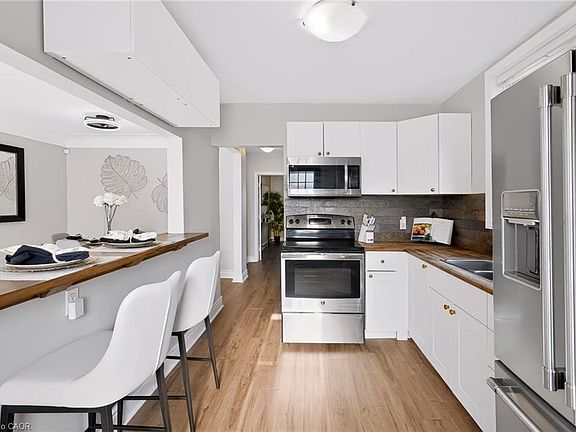 5th image of 256 E 25th St