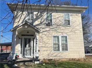 104 E Colt St, Windsor, MO 65360