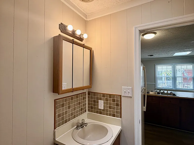 2267 Waterlick Rd #B — Photo 10