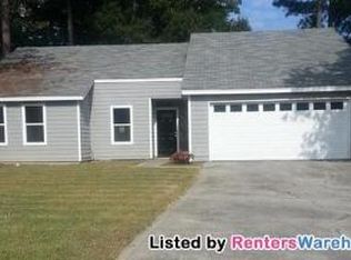 826 Chapman Cir, Stone Mountain, GA 30088