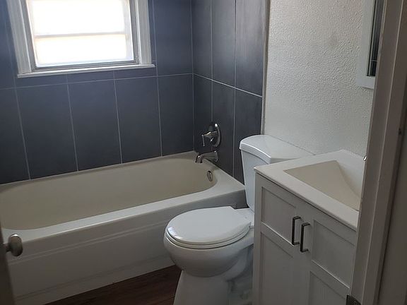 5th image of 1214 E Pine Ave
