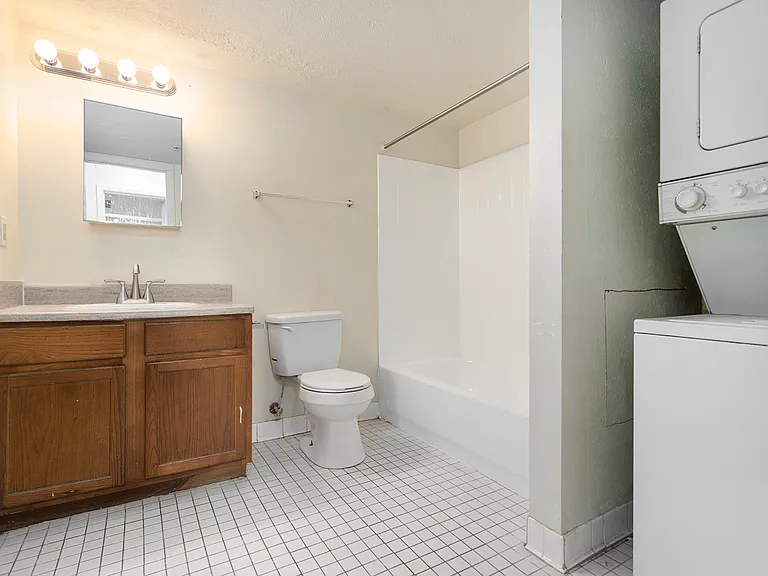 60 Springview Dr #306 — Photo 6