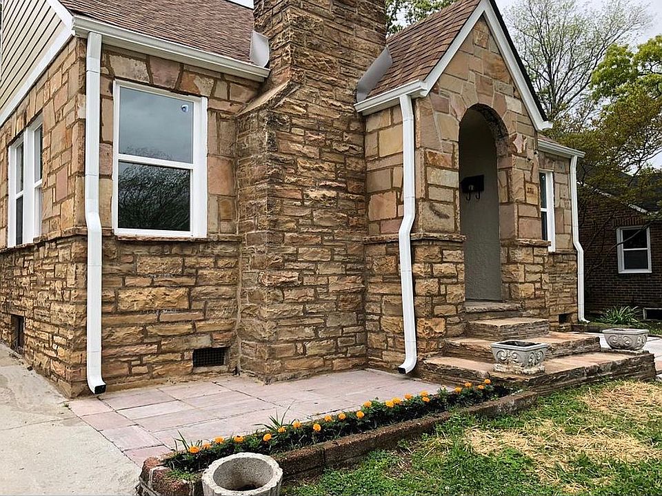 1st image of 2711 Woodbine Ave
