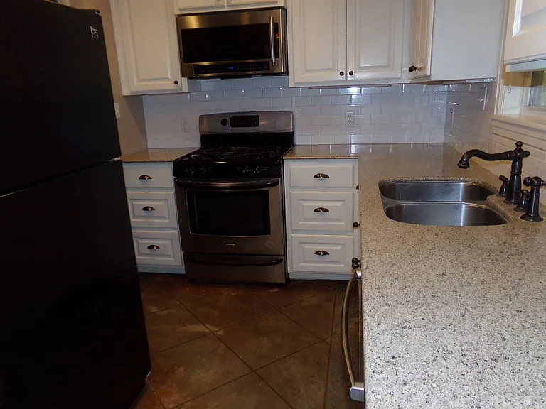 231 Holliman Rd — Photo 10
