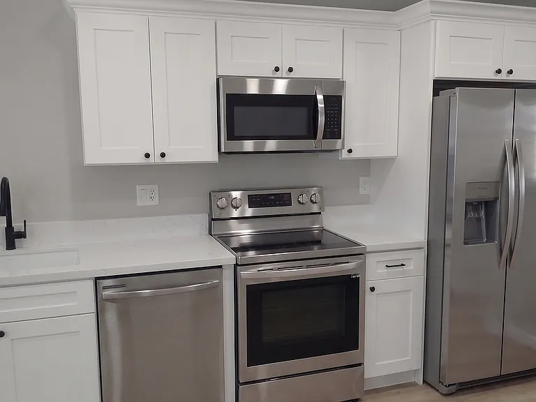 700 E Washington St #3 — Photo 2