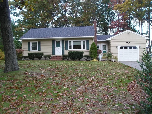 598 Elm St E, Raynham, MA 02767