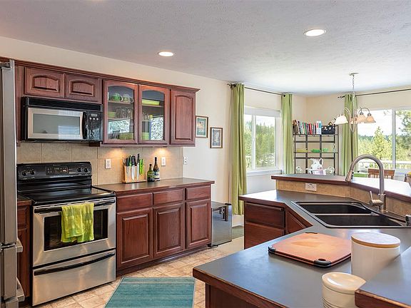 3rd image of 416 W Auburn Crest Ct