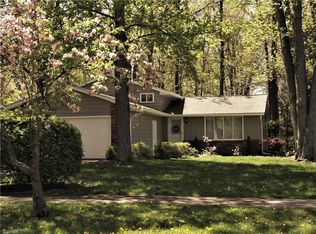 6284 Ridge Plaza Dr, North Ridgeville, OH 44039