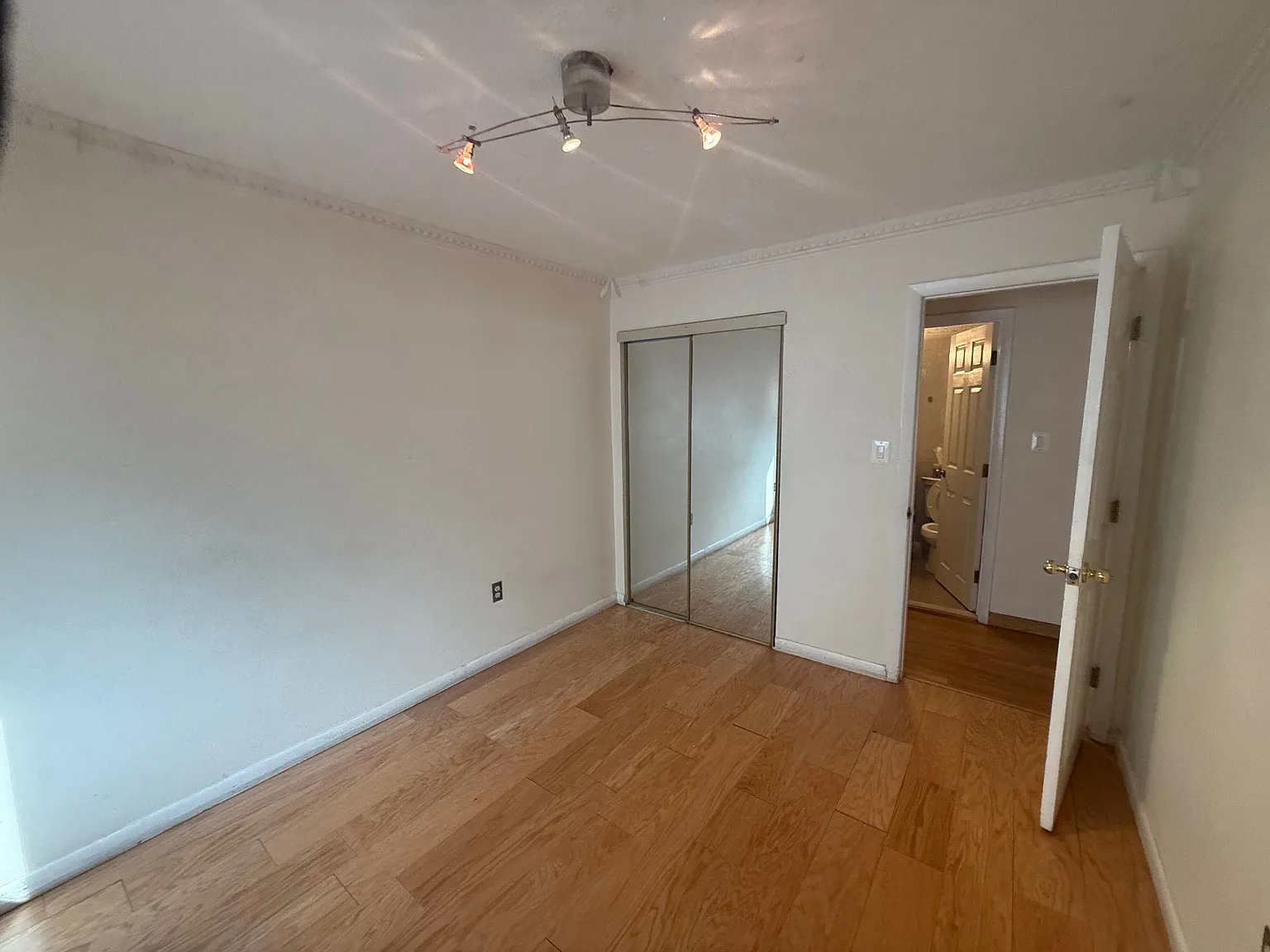 2 bed, 840 sqft, $2,800 — Photo 3