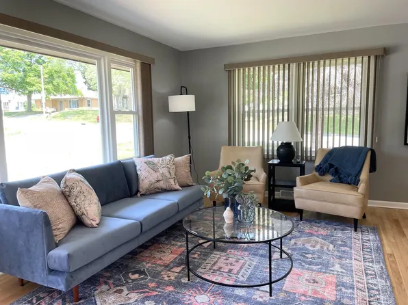 11201 West Mount Vernon AVENUE, Wauwatosa, WI 53226