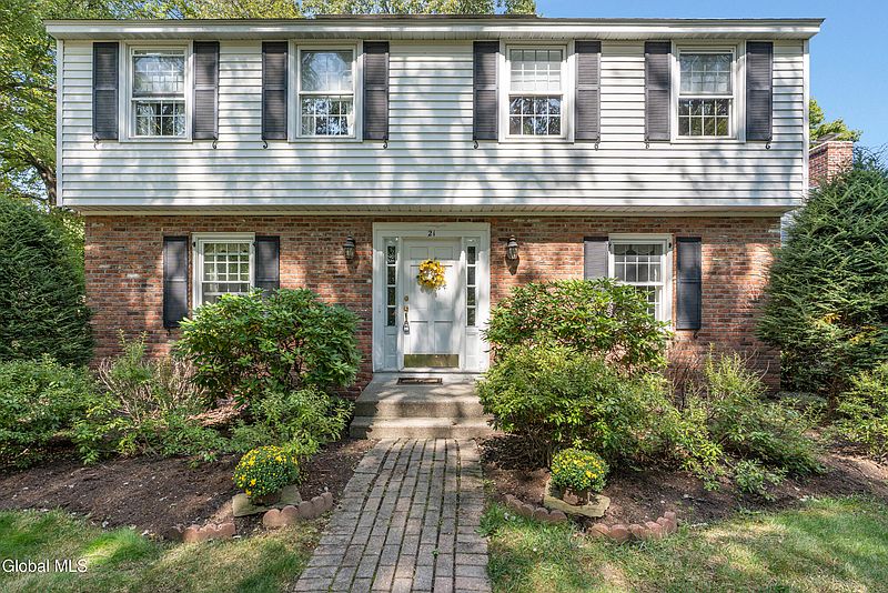 3rd image of 21 Heather Lane