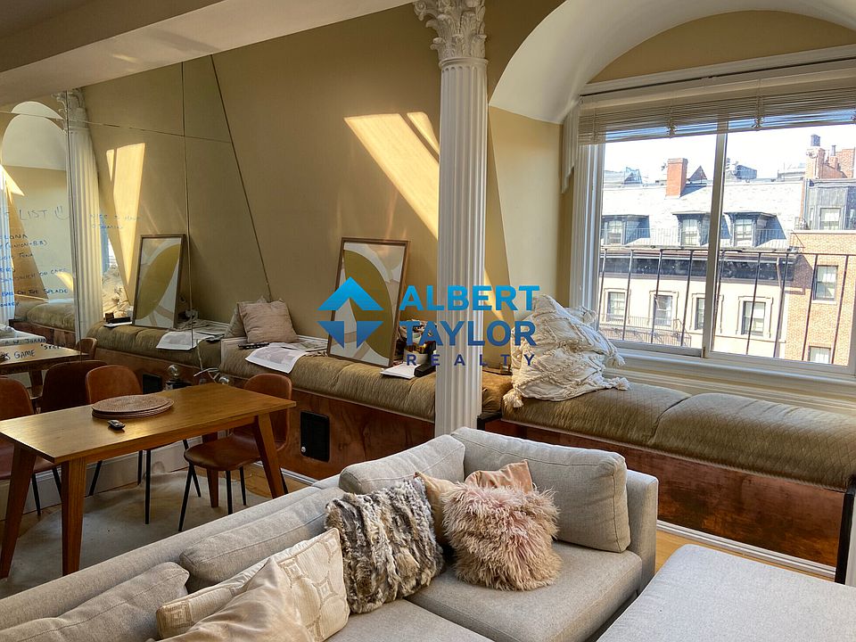 Living/Dining Area