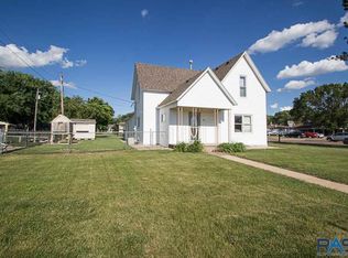 402 E Poplar Dr, Canton, SD 57013