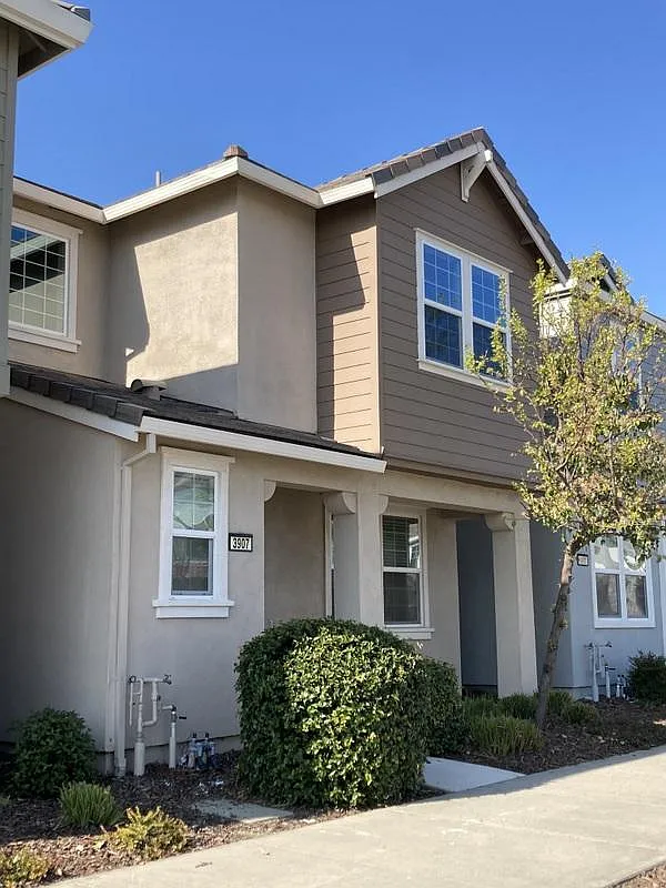 3907 Samuelson Way photo 1