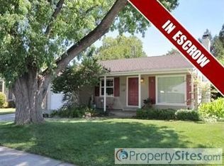 1122 Beverly Way, Sacramento, CA 95818