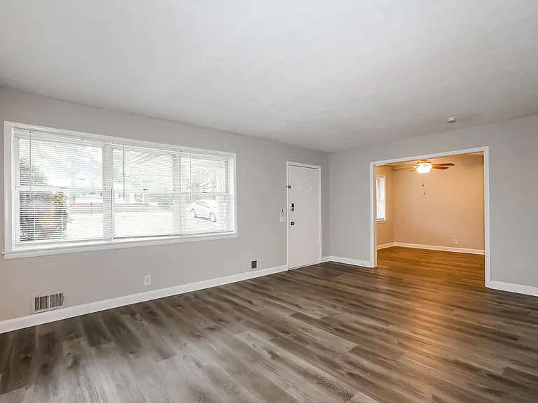627 Grayson Pkwy — Photo 3