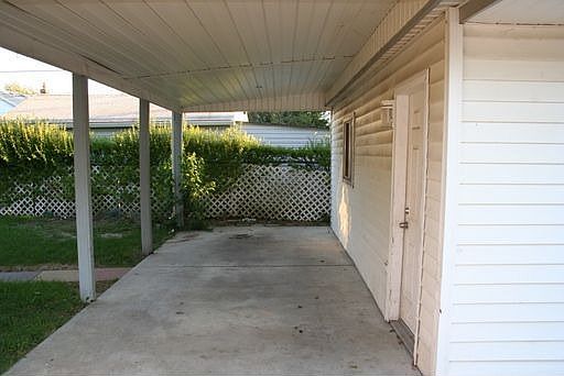 4th image of 26411 Blumfield St