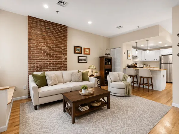 214 Park Avenue image 1 of 16