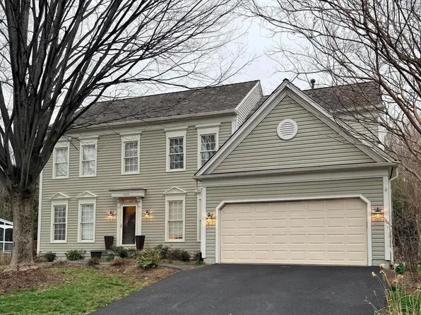 608 Diskin Pl SW, Leesburg, VA 20175