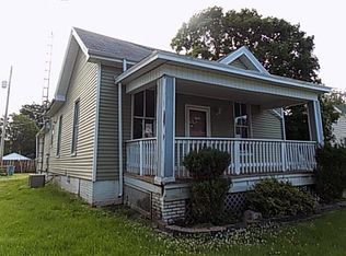 313 N Charles St, Carlinville, IL 62626