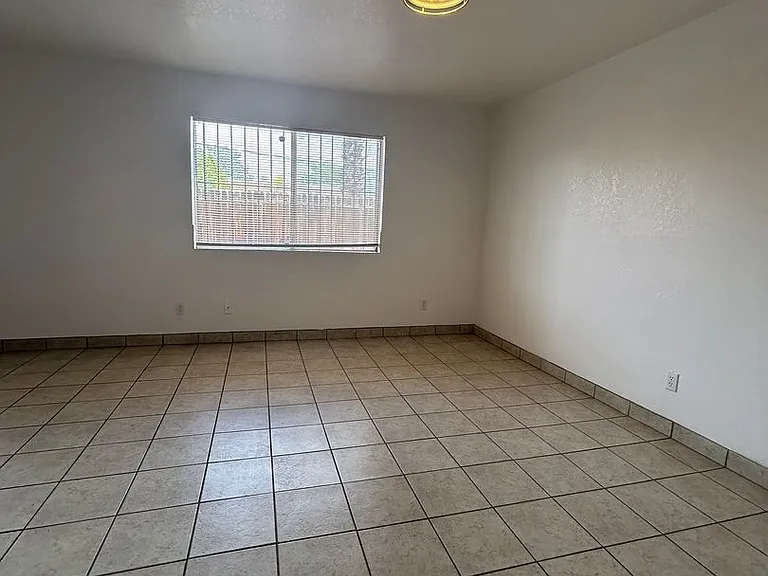 2763 N Edith Blvd — Photo 13